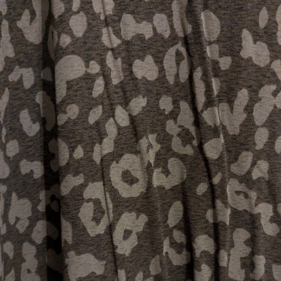 BNWT Charcoal Leopard Print Tee size XXL Tall - Picture 2 of 6